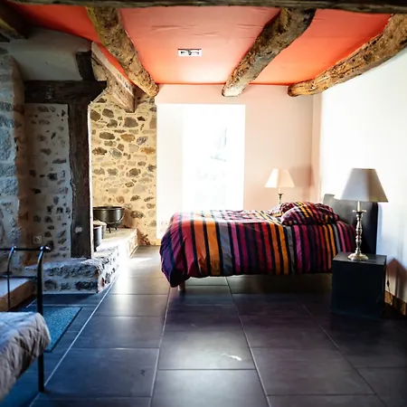 La Ferme Du Chabanais Grand 14 Personnes Entre Lacs Et Sancy * Larodde
